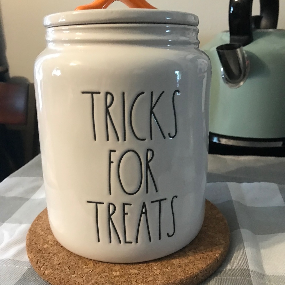 Rae Dunn canister